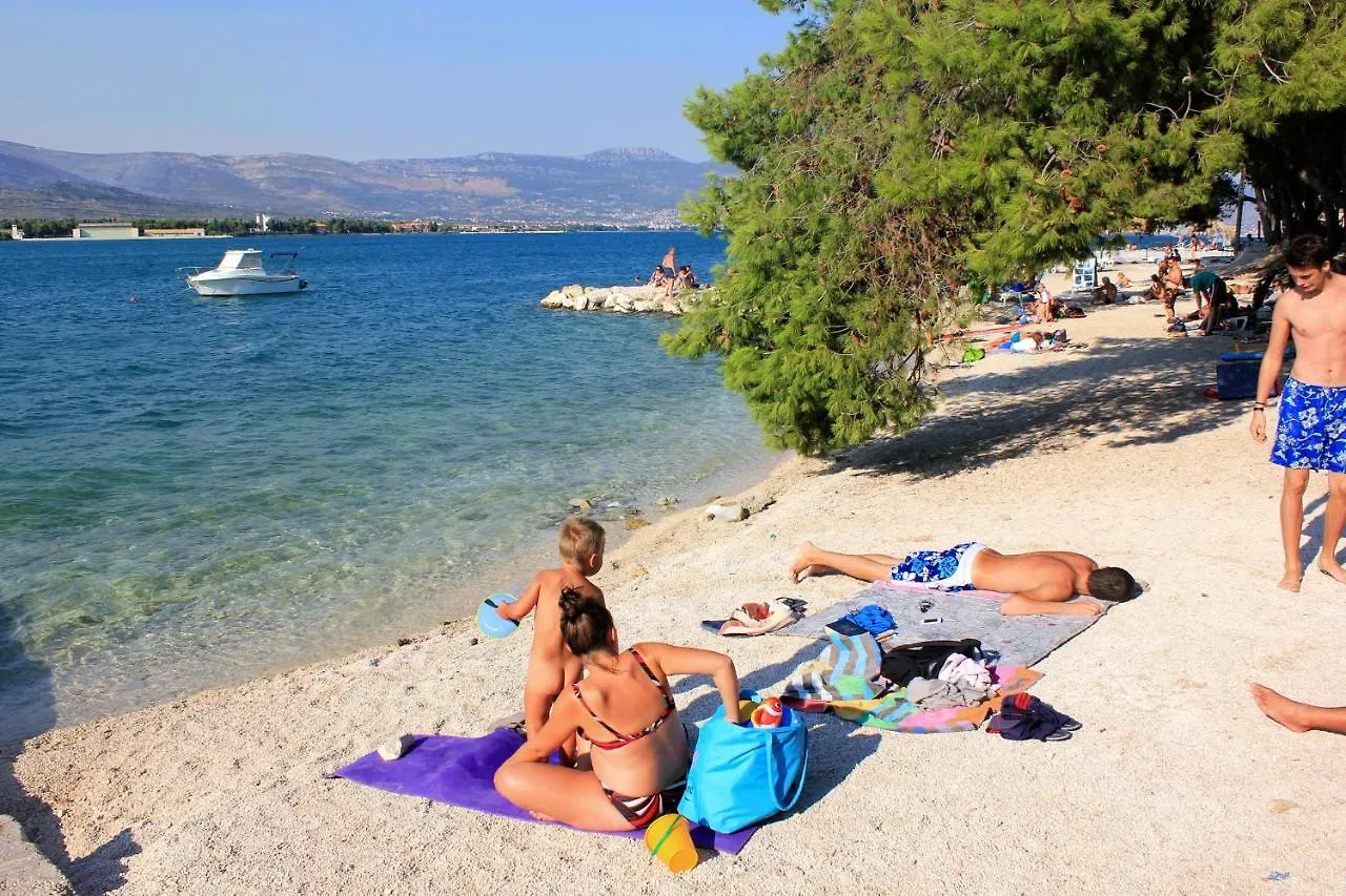 Apartments By The Sea Arbanija, Ciovo - 18224 Trogir