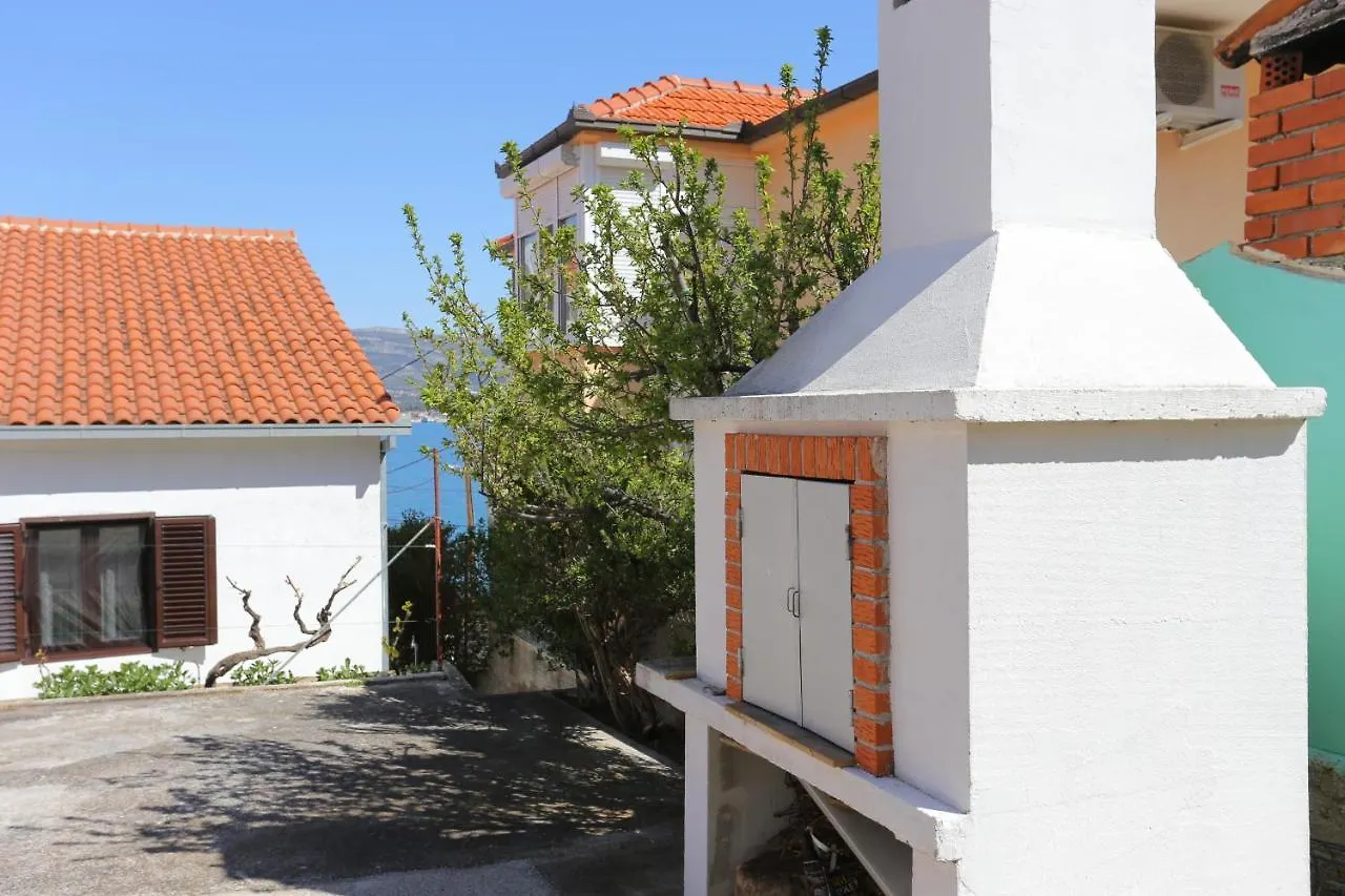 Apartments By The Sea Arbanija, Ciovo - 18224 Trogir