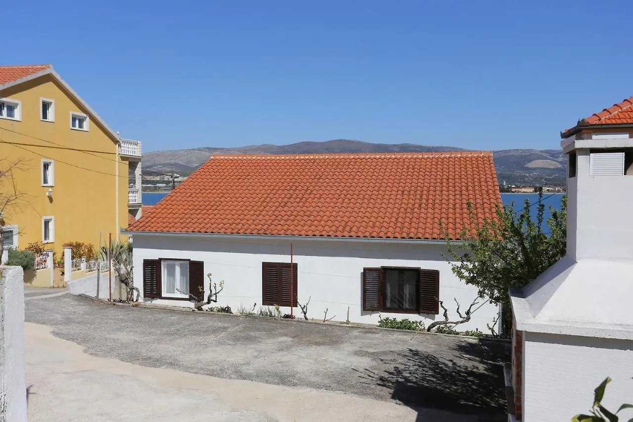 Apartments By The Sea Arbanija, Ciovo - 18224 Trogir
