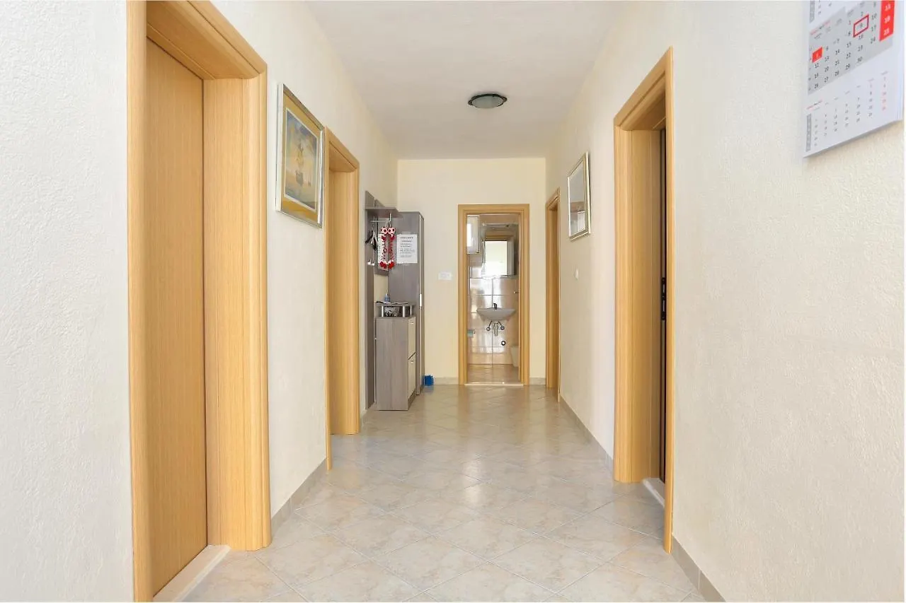 Apartments By The Sea Arbanija, Ciovo - 18224 Trogir